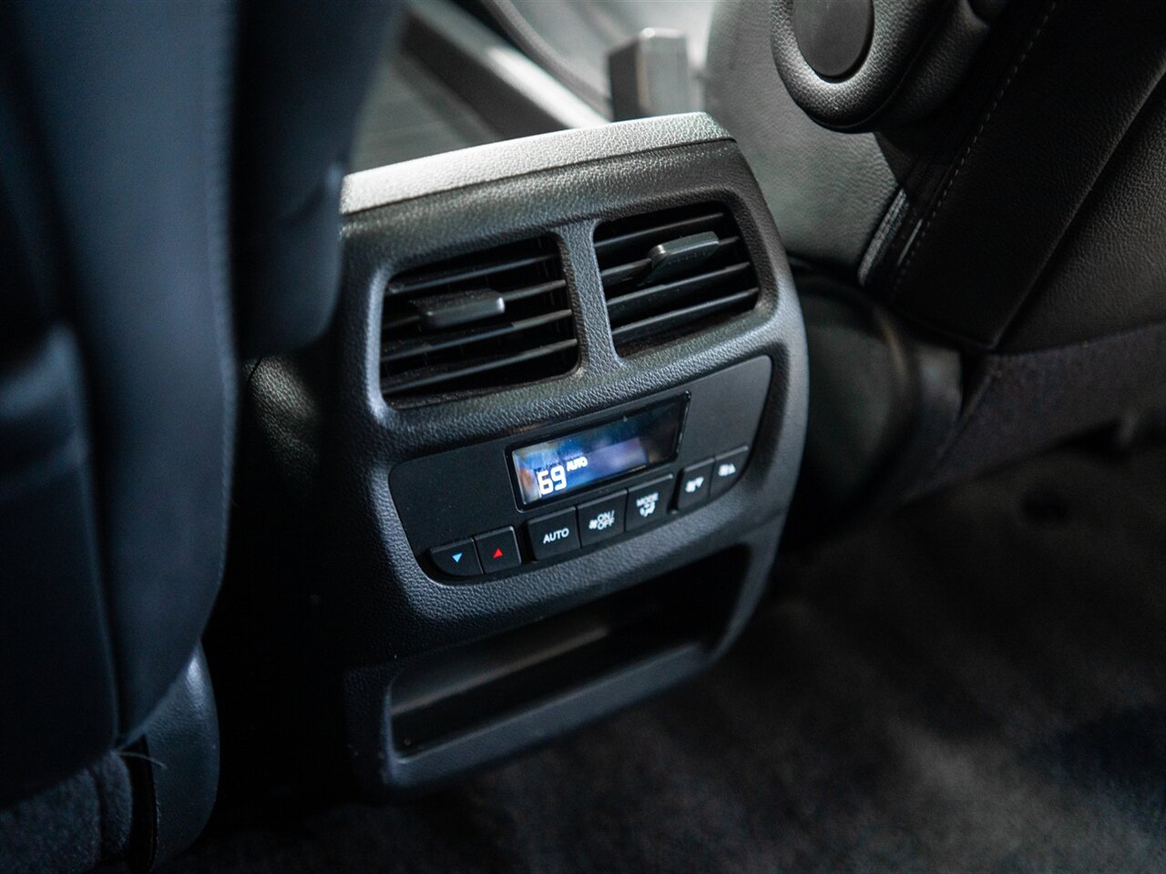 2016 Honda Pilot EX-L - Photo 32 - Peoria, IL 61615