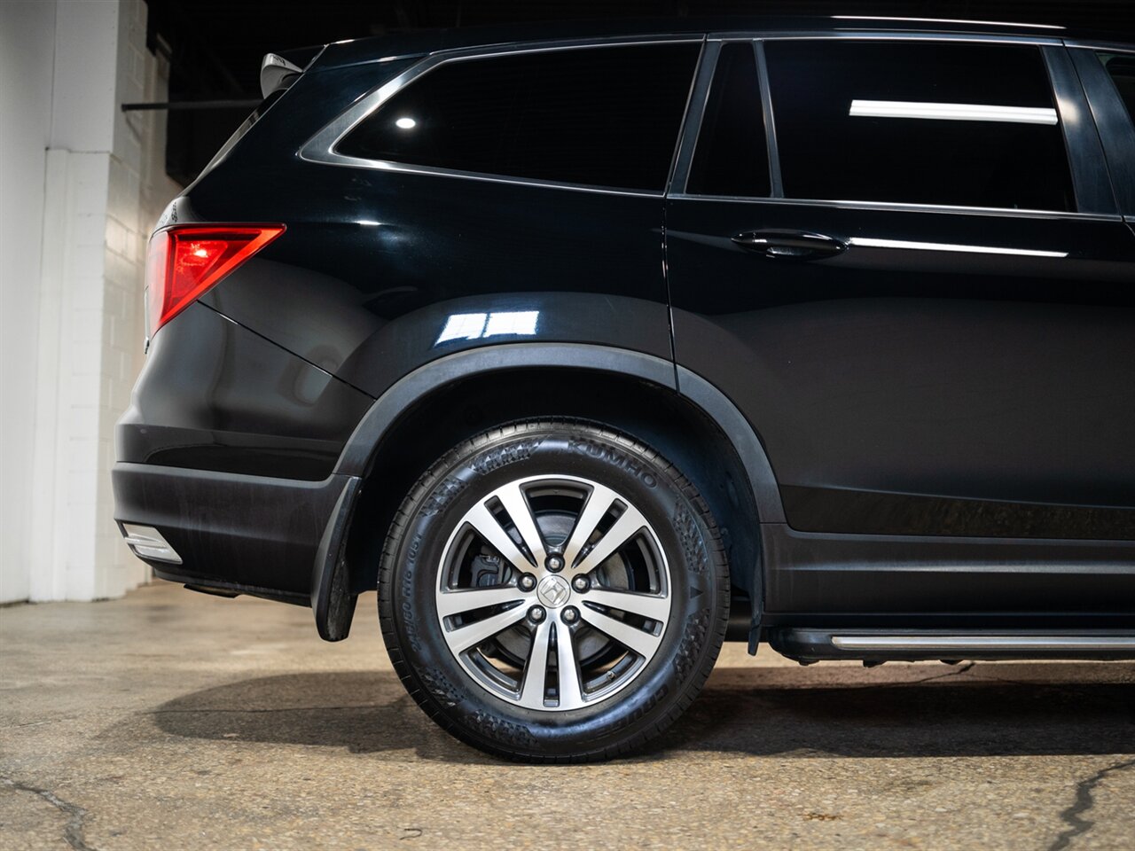 2016 Honda Pilot EX-L - Photo 16 - Peoria, IL 61615
