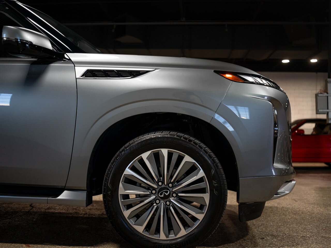 2025 INFINITI QX80 Sensory - Photo 17 - Peoria, IL 61615