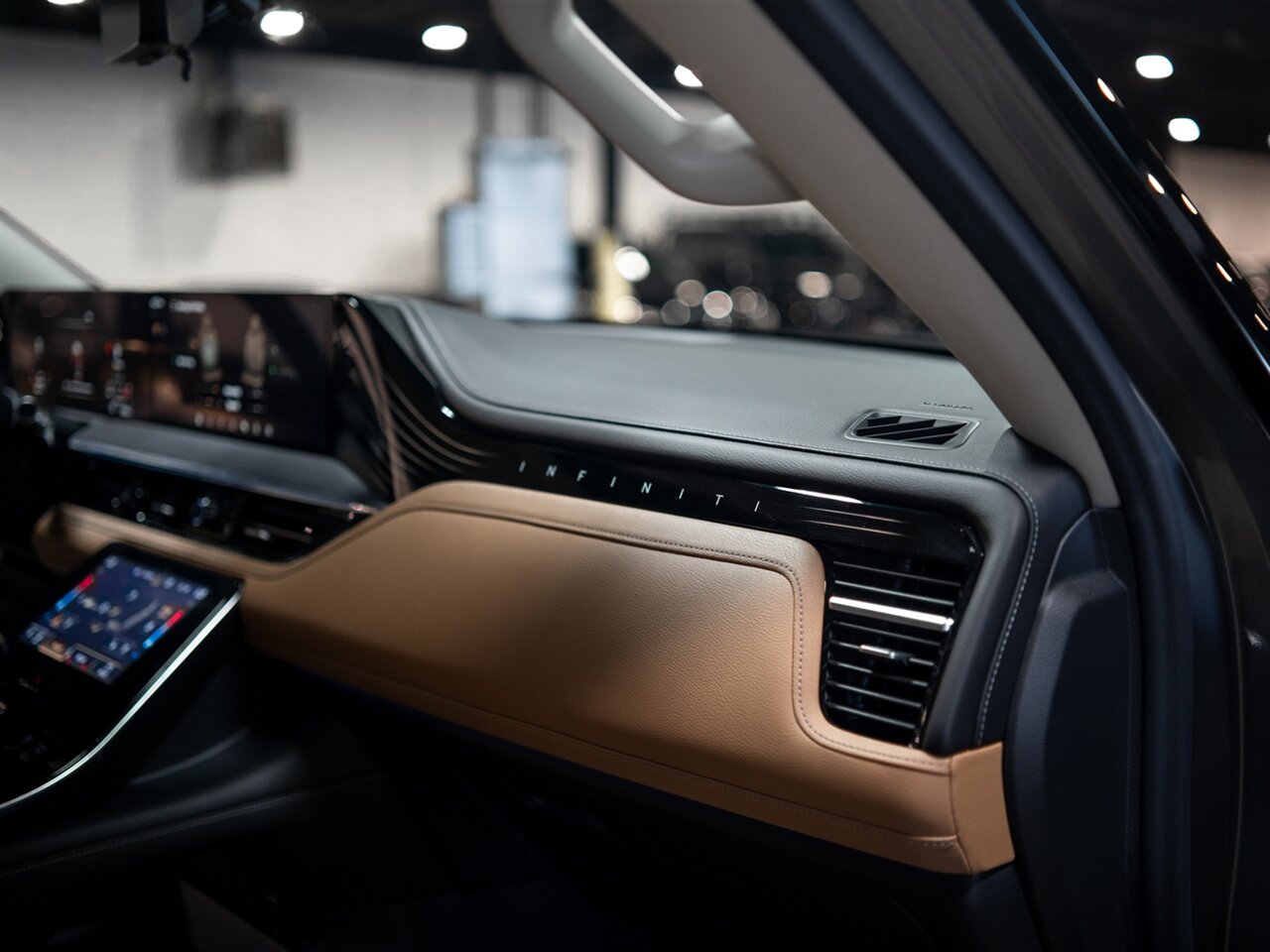 2025 INFINITI QX80 Sensory - Photo 49 - Peoria, IL 61615
