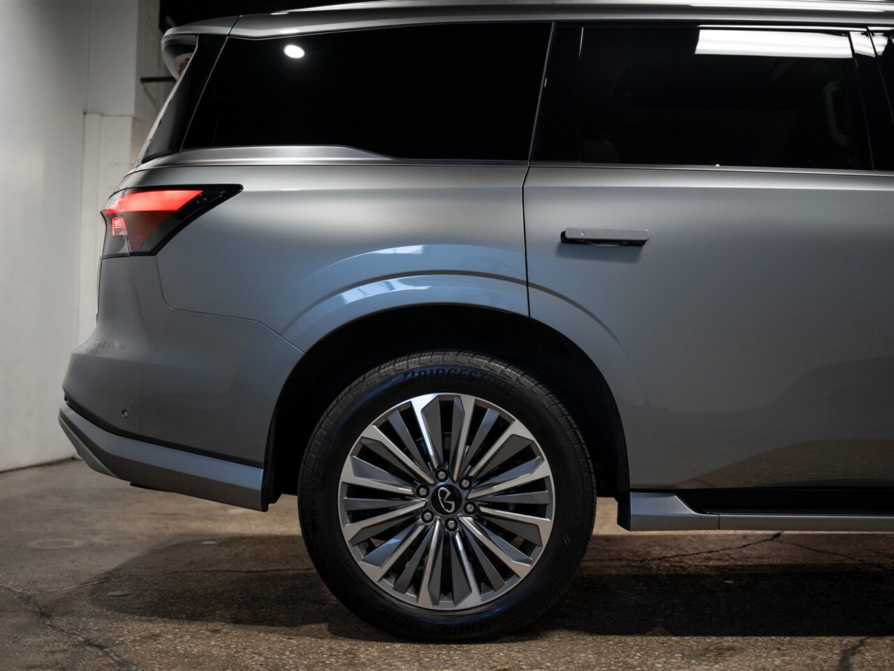 2025 INFINITI QX80 Sensory - Photo 16 - Peoria, IL 61615