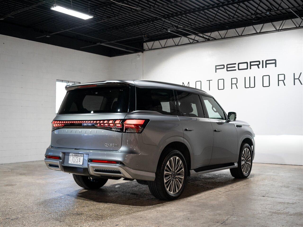 2025 INFINITI QX80 Sensory - Photo 10 - Peoria, IL 61615