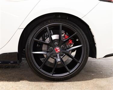 2023 Honda Civic Type R   - Photo 12 - Peoria, IL 61615