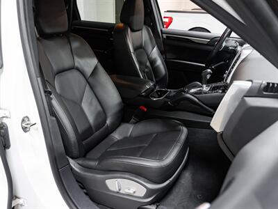 2014 Porsche Cayenne Platinum   - Photo 24 - Peoria, IL 61615