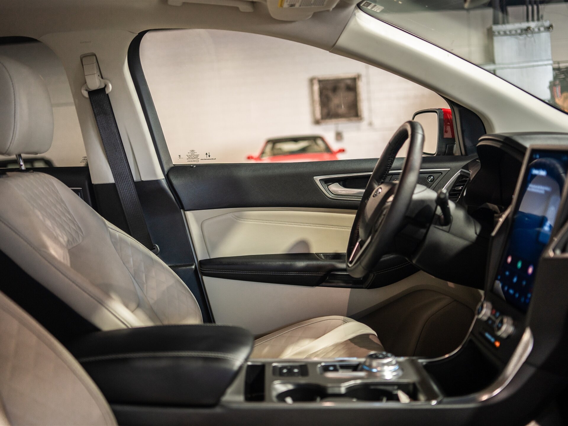 2024 Ford Edge Titanium photo 31