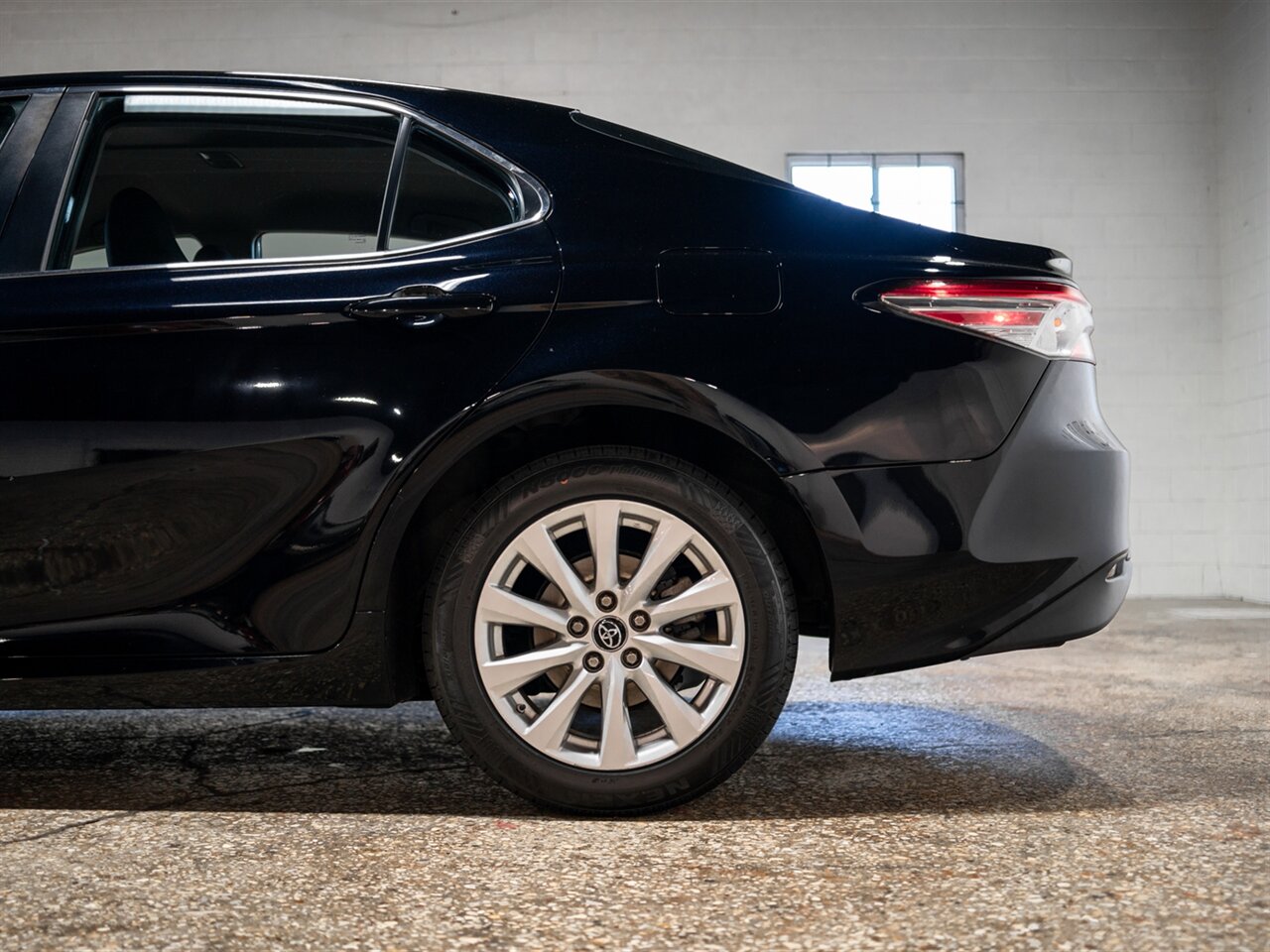 2019 Toyota Camry LE - Photo 21 - Peoria, IL 61615
