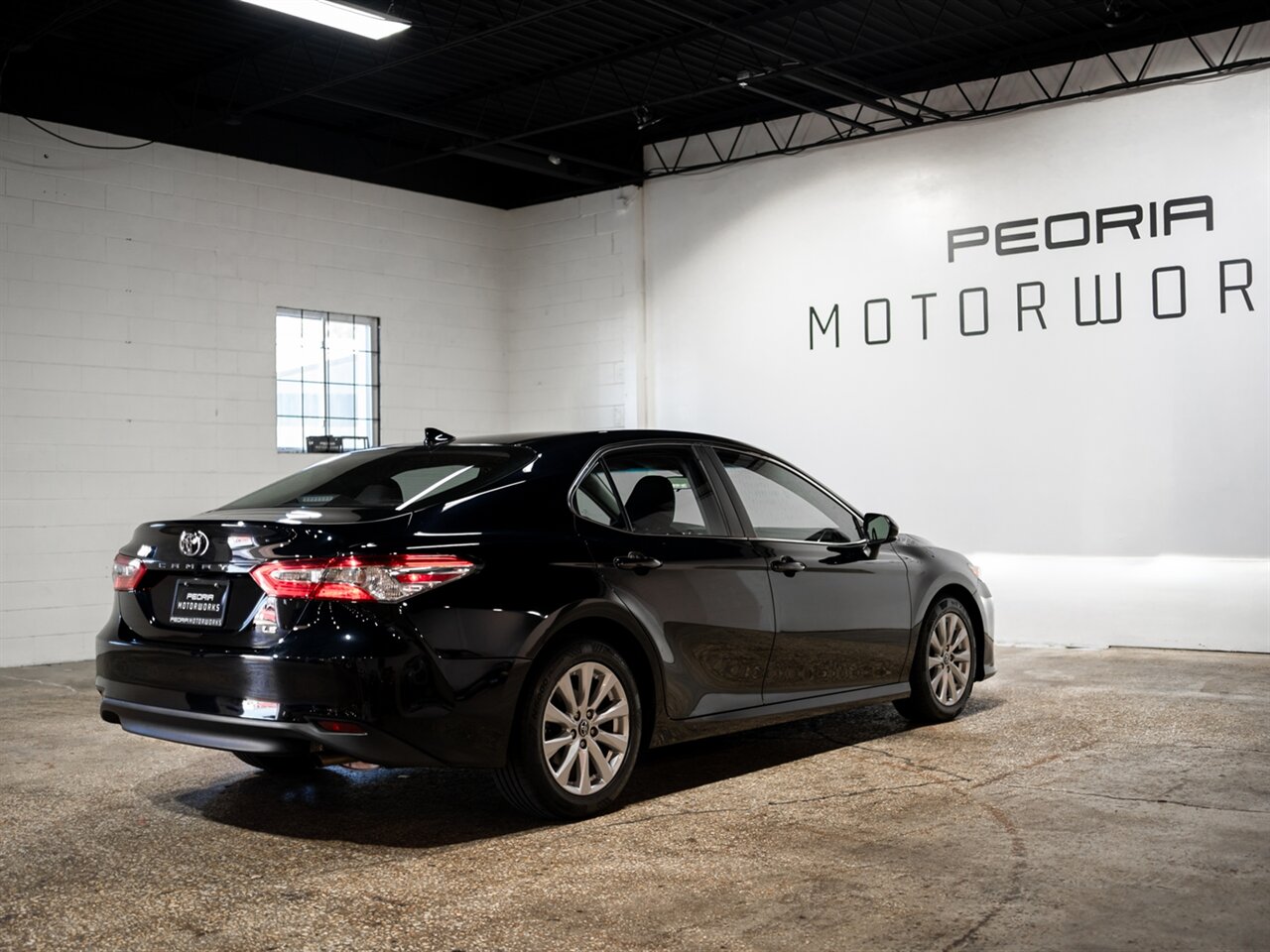 2019 Toyota Camry LE - Photo 10 - Peoria, IL 61615