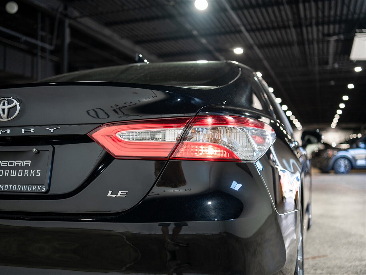 2019 Toyota Camry LE - Photo 16 - Peoria, IL 61615