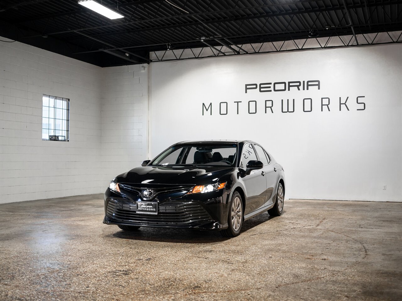 2019 Toyota Camry LE - Photo 2 - Peoria, IL 61615