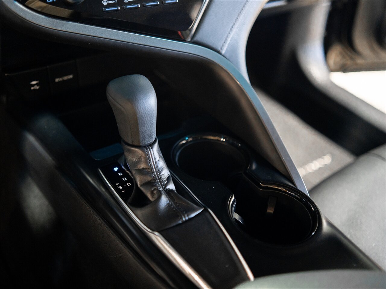 2019 Toyota Camry LE - Photo 38 - Peoria, IL 61615