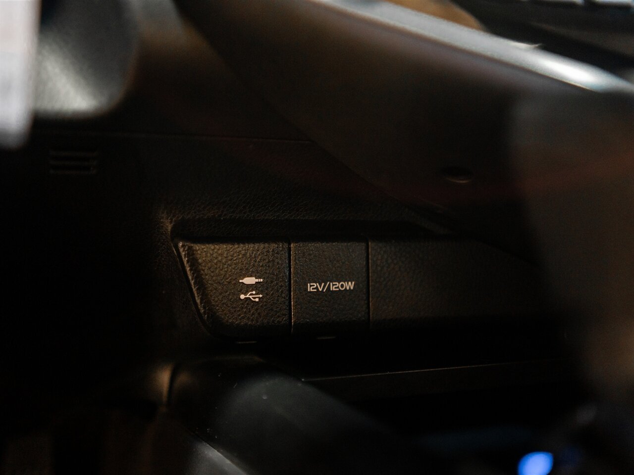 2019 Toyota Camry LE - Photo 39 - Peoria, IL 61615