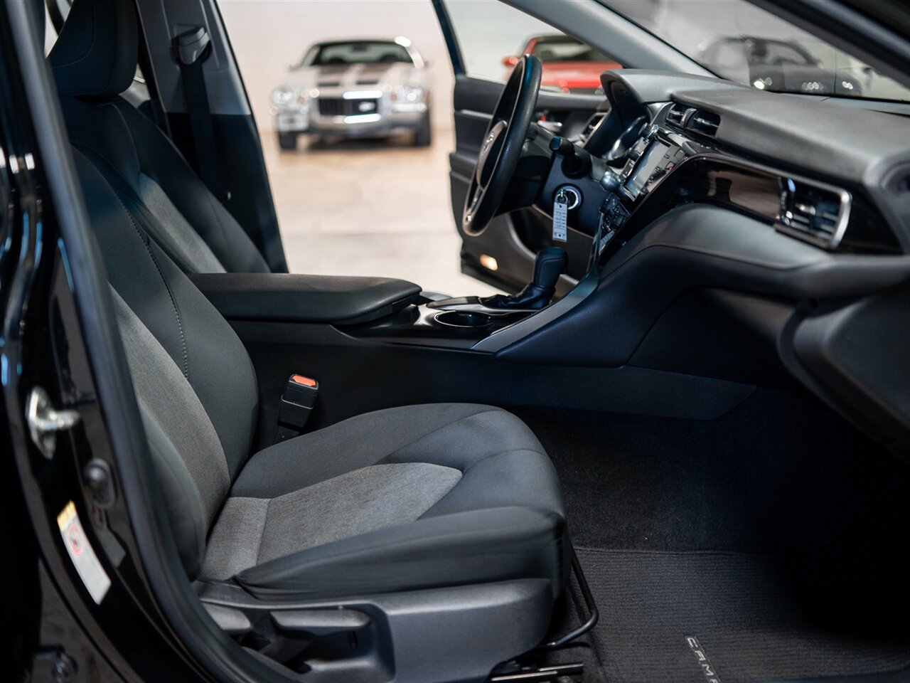 2019 Toyota Camry LE - Photo 35 - Peoria, IL 61615