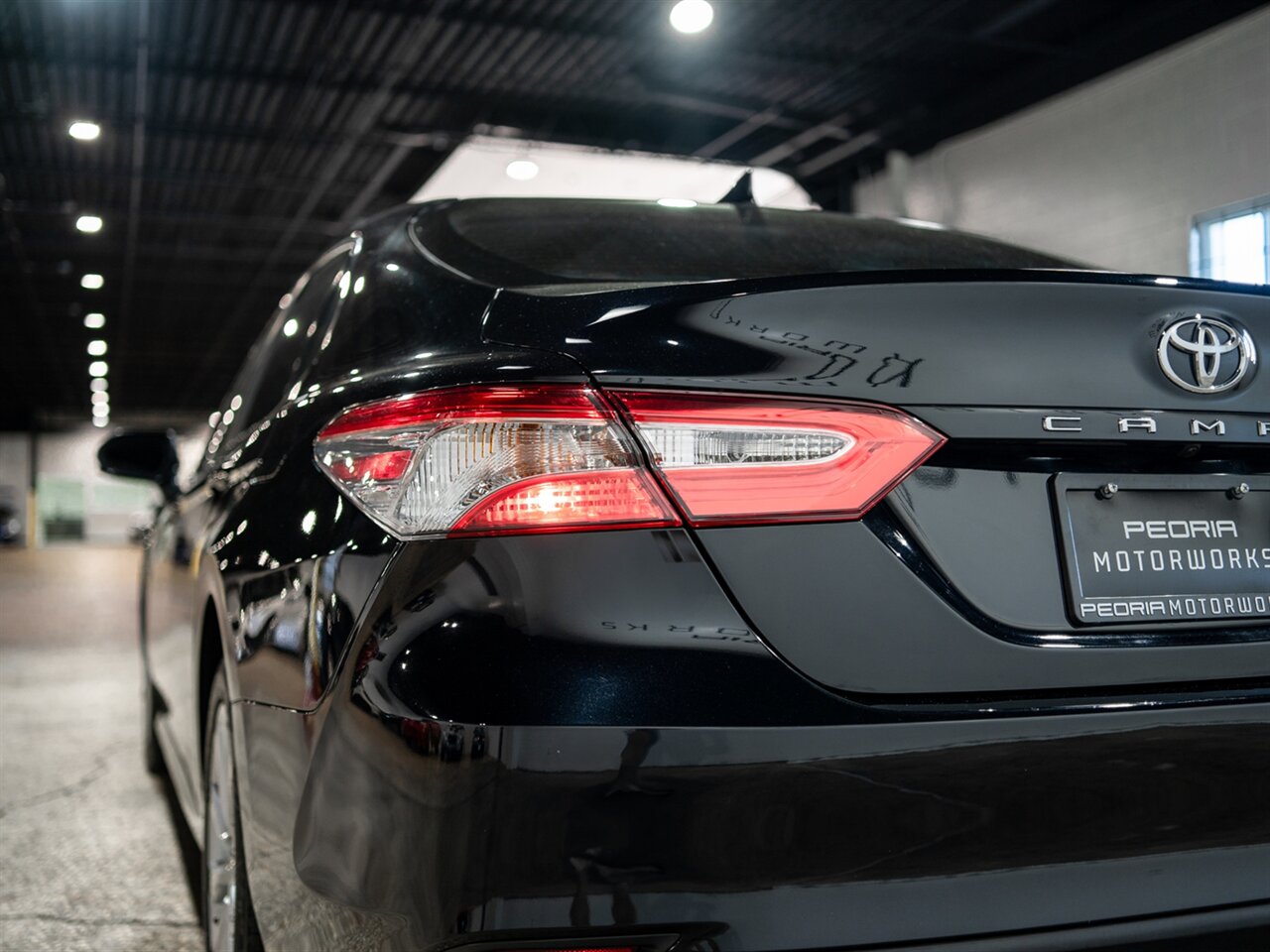 2019 Toyota Camry LE - Photo 15 - Peoria, IL 61615