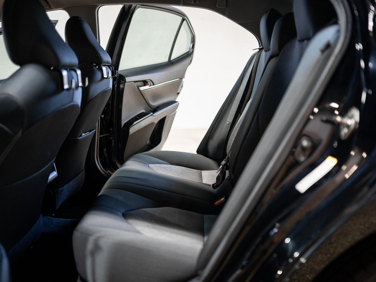 2019 Toyota Camry LE - Photo 30 - Peoria, IL 61615