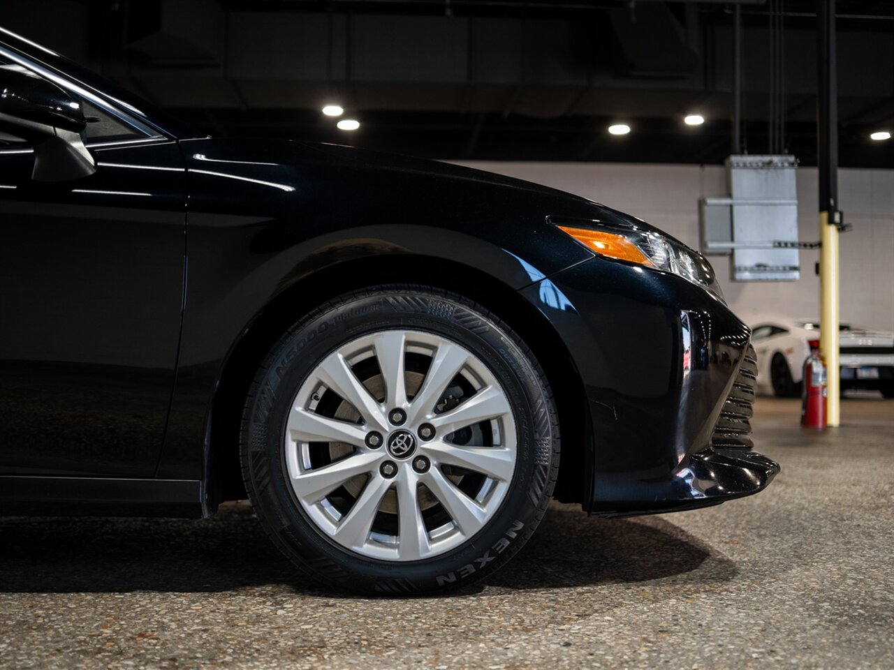 2019 Toyota Camry LE - Photo 18 - Peoria, IL 61615