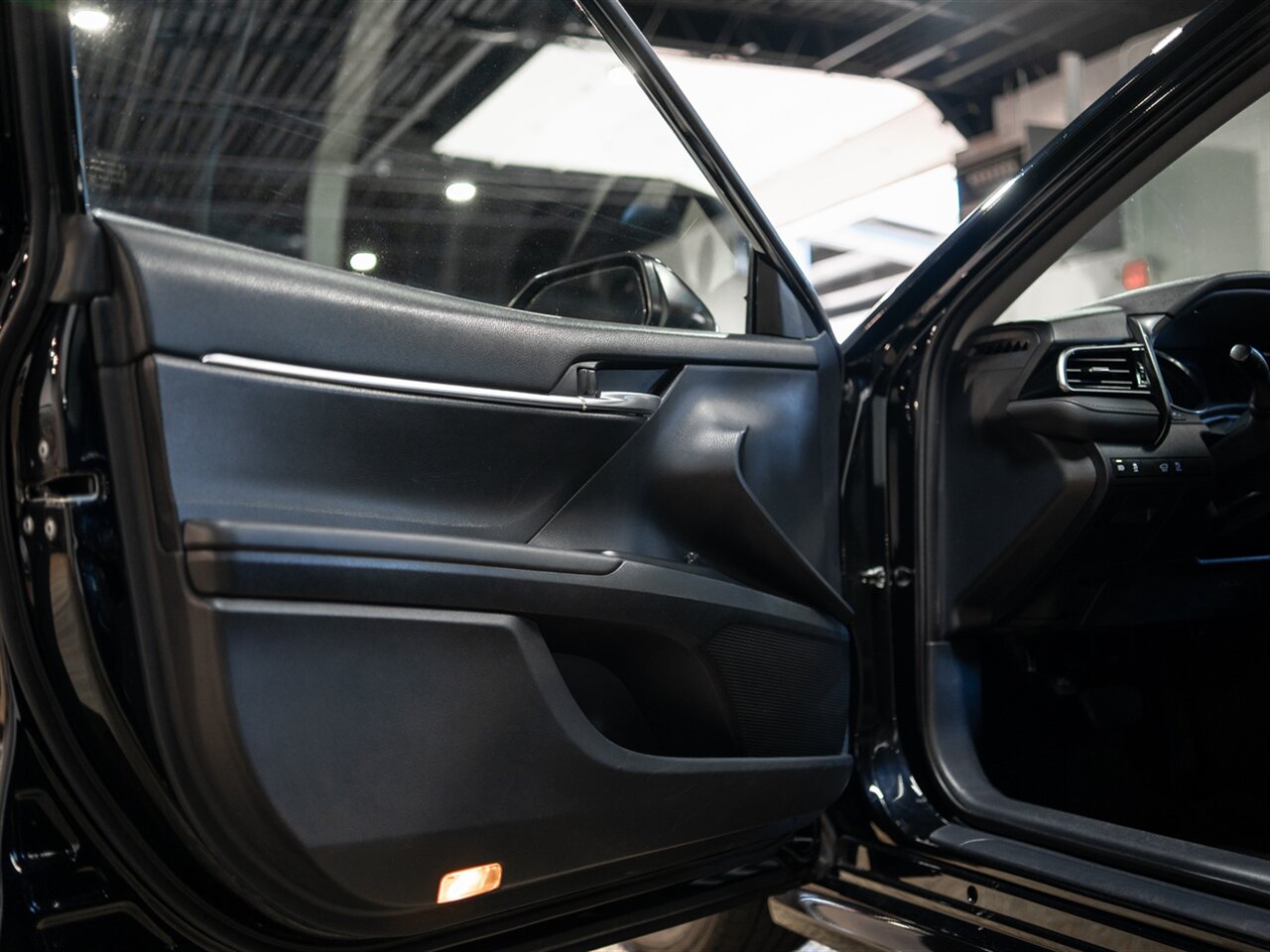 2019 Toyota Camry LE - Photo 31 - Peoria, IL 61615