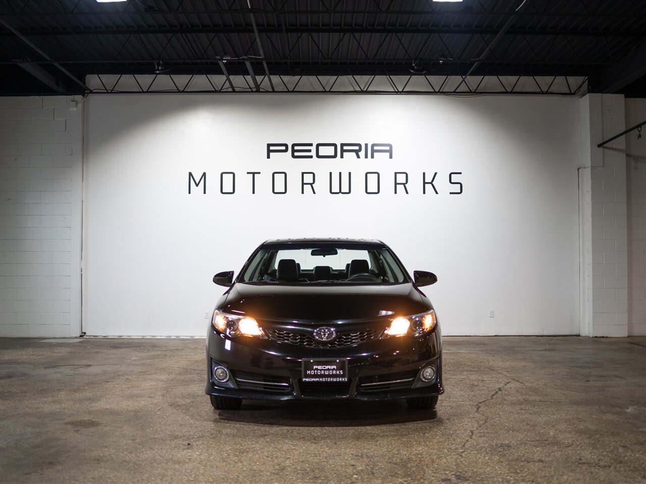 2014 Toyota Camry SE   - Photo 4 - Peoria, IL 61615