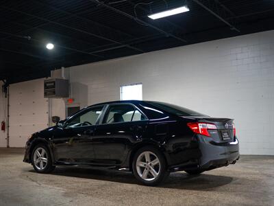 2014 Toyota Camry SE   - Photo 6 - Peoria, IL 61615