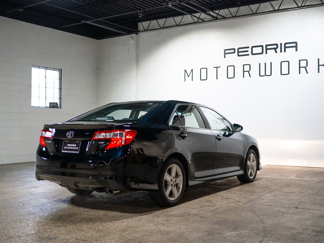 2014 Toyota Camry SE   - Photo 7 - Peoria, IL 61615