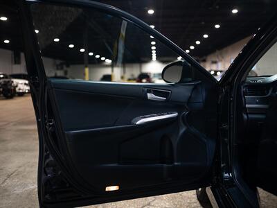 2014 Toyota Camry SE   - Photo 33 - Peoria, IL 61615