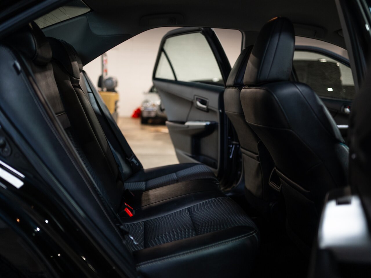 2014 Toyota Camry SE   - Photo 31 - Peoria, IL 61615