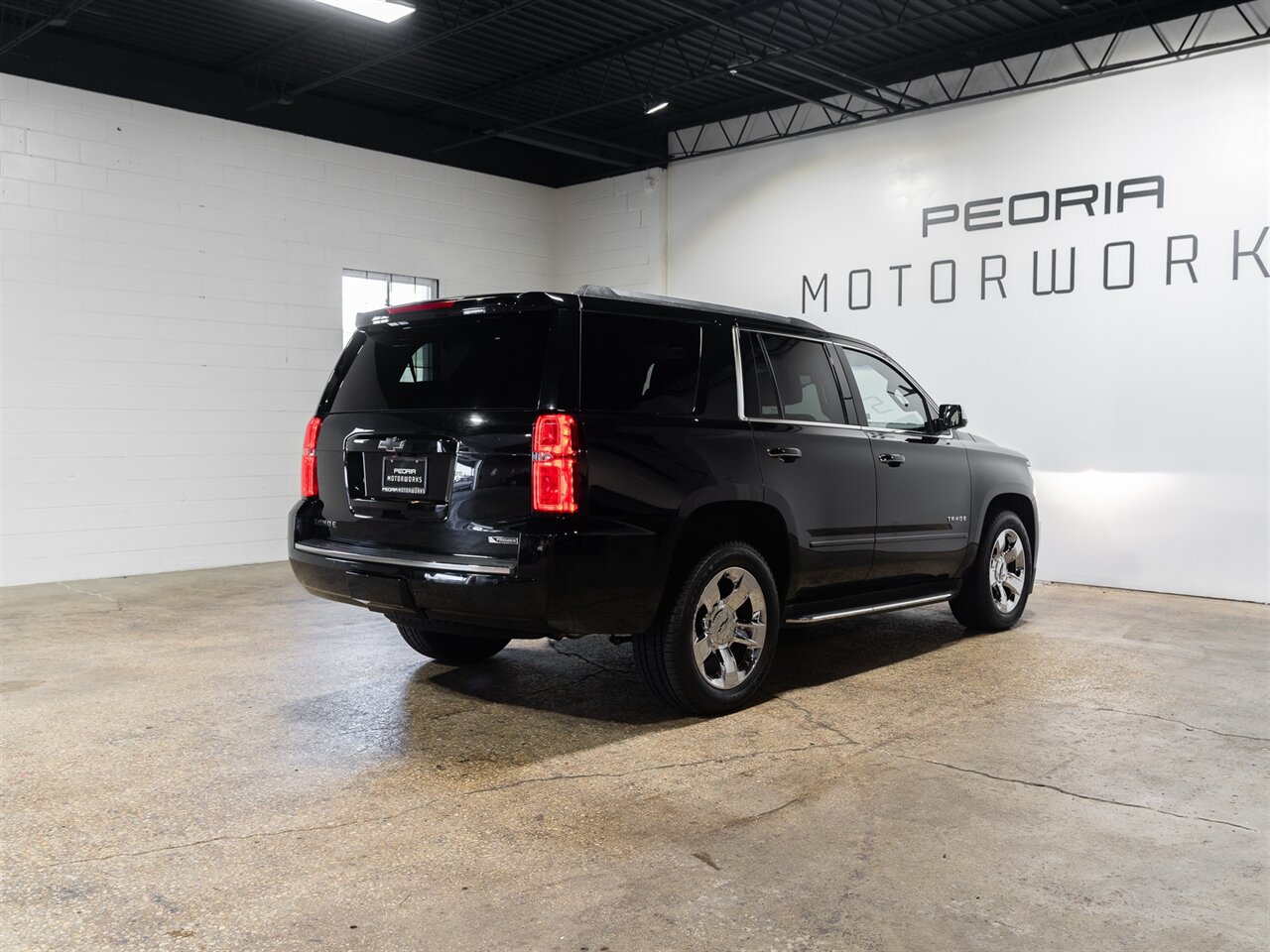 2017 Chevrolet Tahoe Premier   - Photo 8 - Peoria, IL 61615