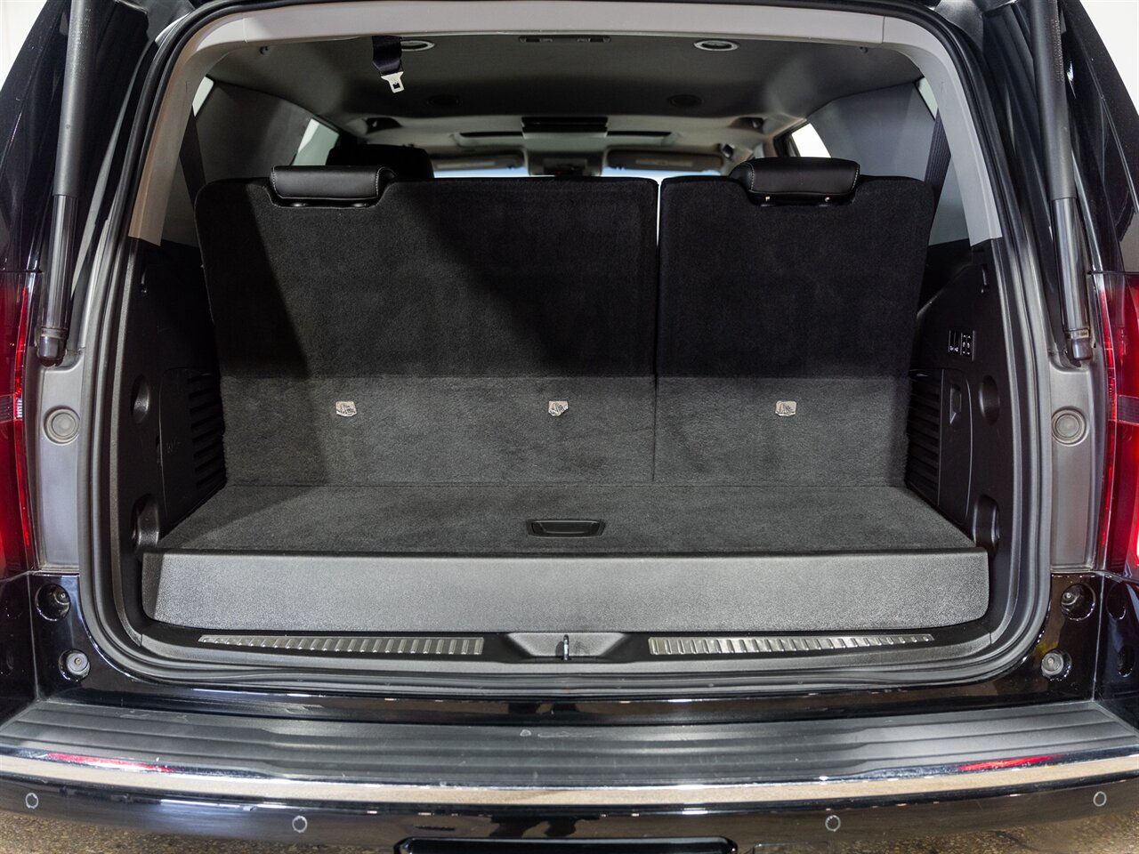 2017 Chevrolet Tahoe Premier   - Photo 15 - Peoria, IL 61615