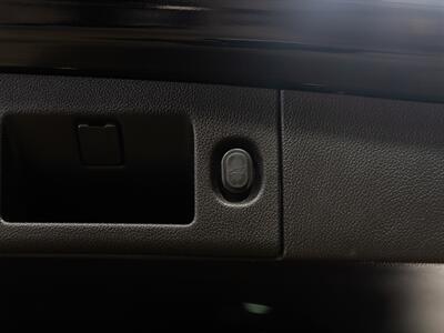 2017 Chevrolet Tahoe Premier   - Photo 35 - Peoria, IL 61615