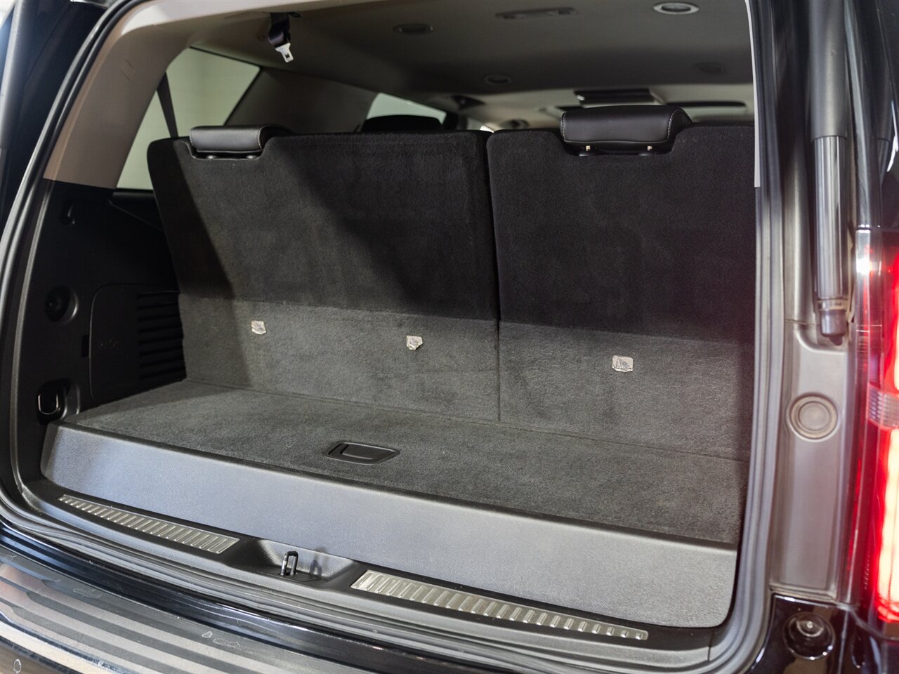 2017 Chevrolet Tahoe Premier   - Photo 14 - Peoria, IL 61615