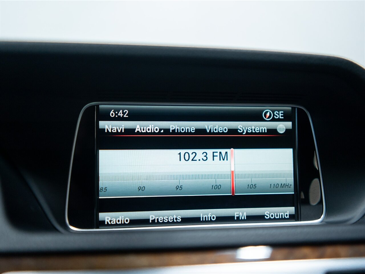 2014 Mercedes-Benz E 350 Luxury 4MATIC - Photo 28 - Peoria, IL 61615