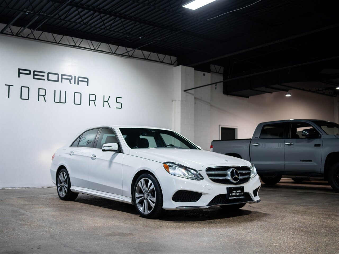 2014 Mercedes-Benz E 350 Luxury 4MATIC - Photo 2 - Peoria, IL 61615