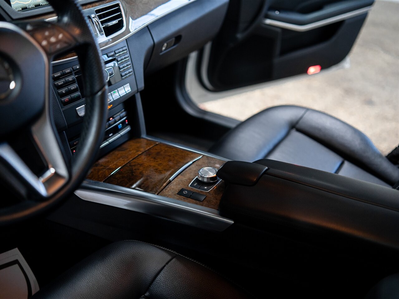 2014 Mercedes-Benz E 350 Luxury 4MATIC - Photo 21 - Peoria, IL 61615