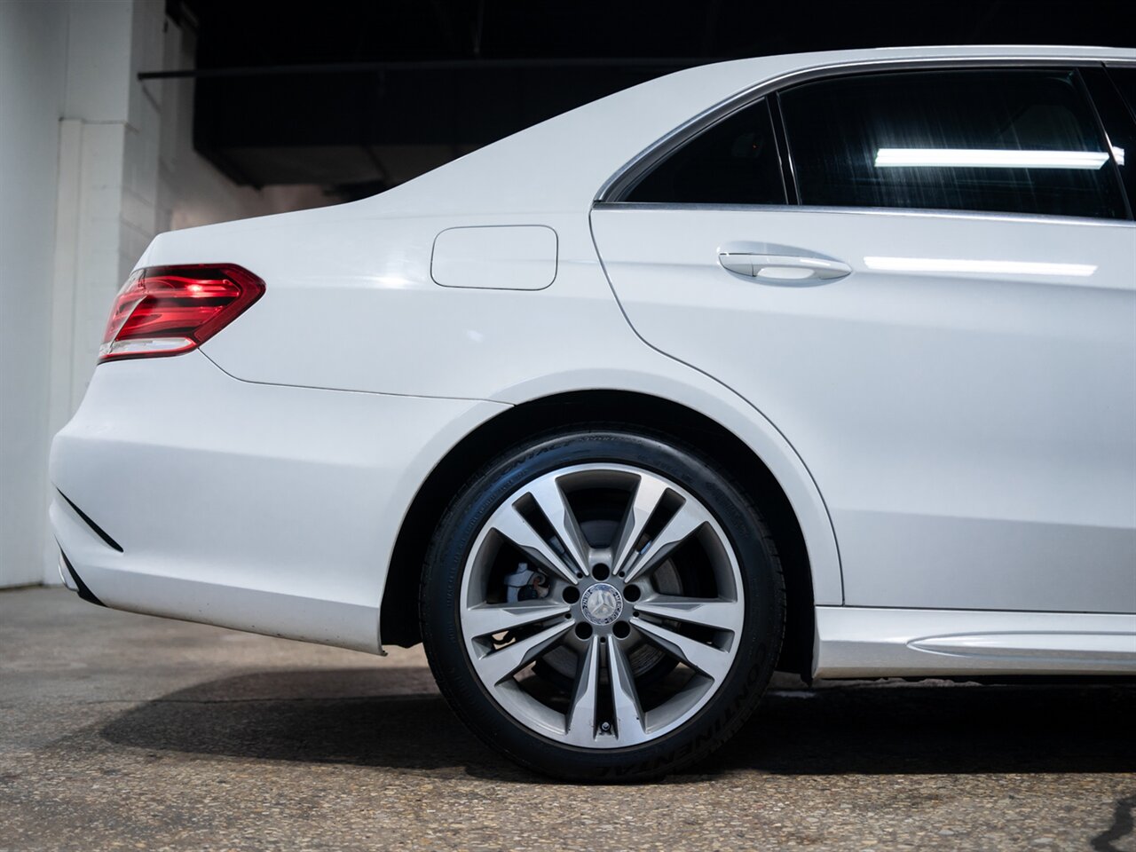 2014 Mercedes-Benz E 350 Luxury 4MATIC - Photo 11 - Peoria, IL 61615