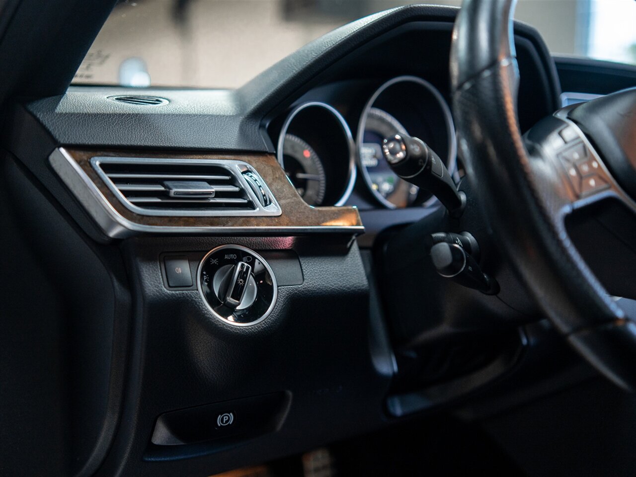 2014 Mercedes-Benz E 350 Luxury 4MATIC - Photo 19 - Peoria, IL 61615