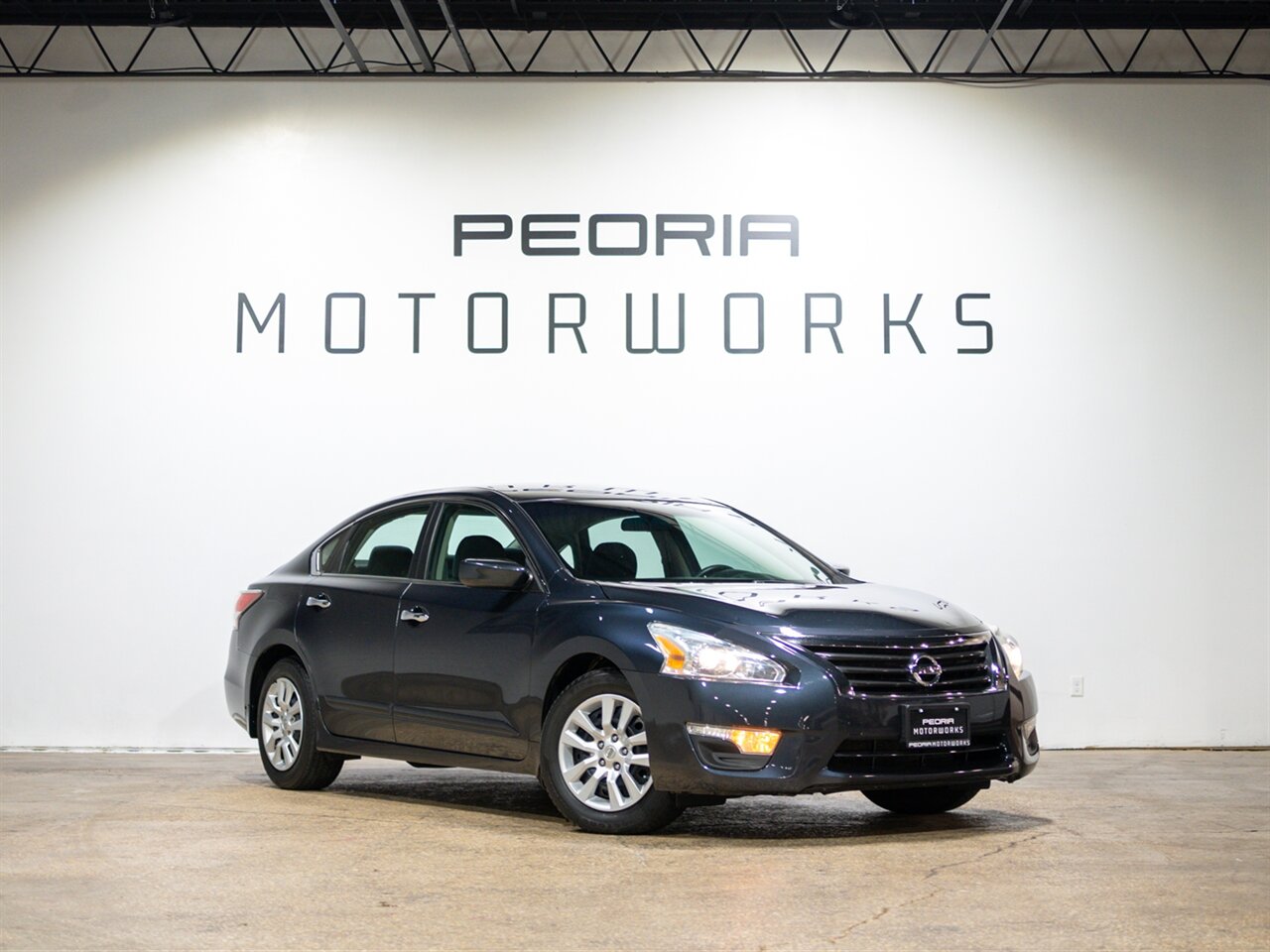 2015 Nissan Altima 2.5 S   - Photo 1 - Peoria, IL 61615