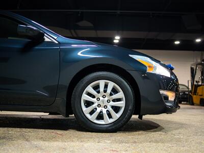 2015 Nissan Altima 2.5 S   - Photo 19 - Peoria, IL 61615