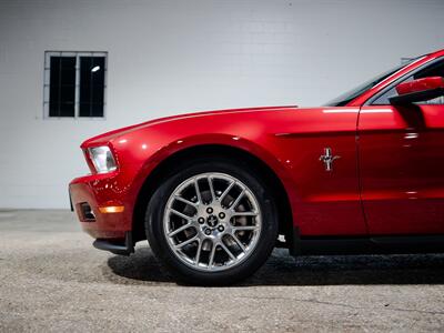2012 Ford Mustang V6 Premium - Photo 10 - Peoria, IL 61615
