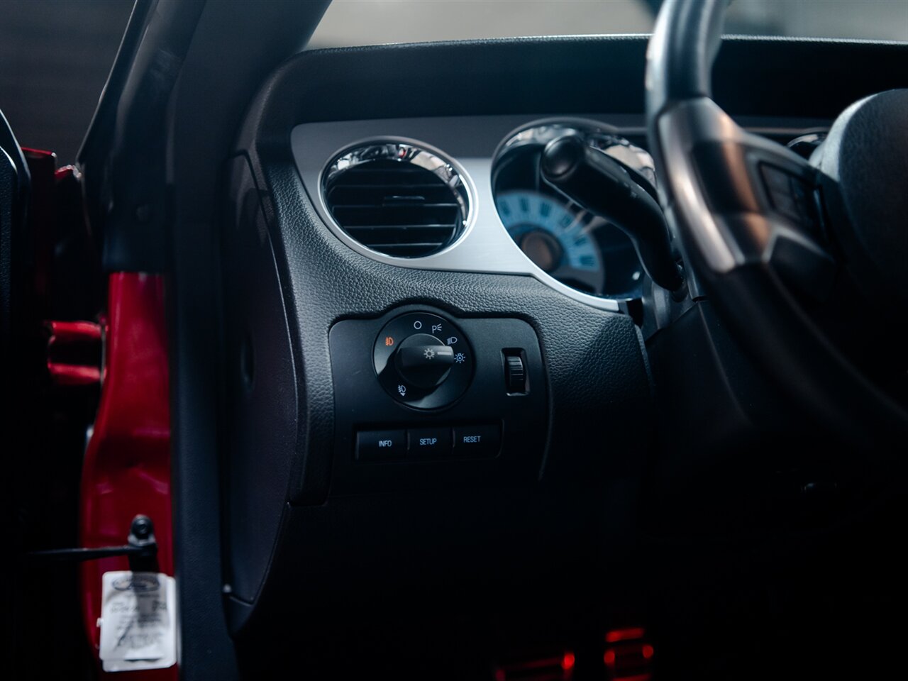 2012 Ford Mustang V6 Premium - Photo 29 - Peoria, IL 61615