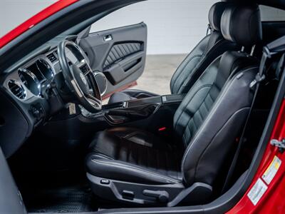2012 Ford Mustang V6 Premium - Photo 20 - Peoria, IL 61615