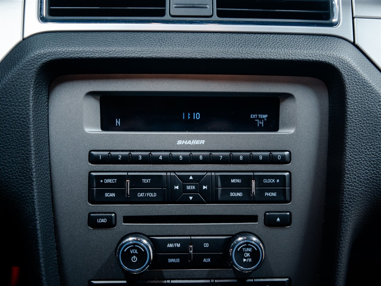 2012 Ford Mustang V6 Premium - Photo 30 - Peoria, IL 61615