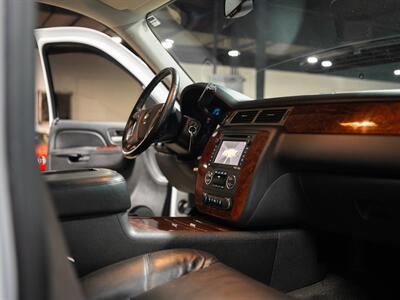 2013 Chevrolet Suburban LTZ   - Photo 30 - Peoria, IL 61615