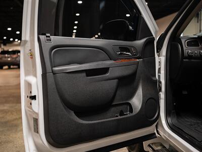 2013 Chevrolet Suburban LTZ   - Photo 38 - Peoria, IL 61615