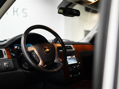2013 Chevrolet Suburban LTZ   - Photo 26 - Peoria, IL 61615