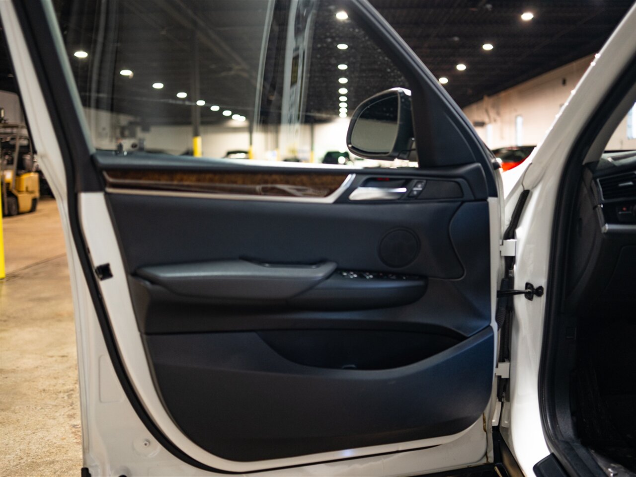 2016 BMW X3 xDrive28i - Photo 48 - Peoria, IL 61615