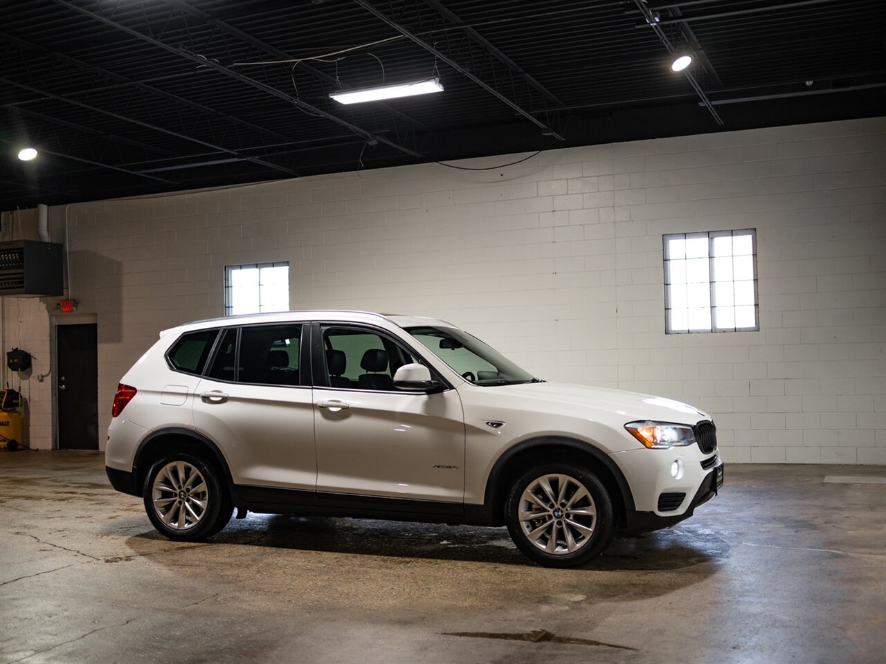 2016 BMW X3 xDrive28i - Photo 10 - Peoria, IL 61615