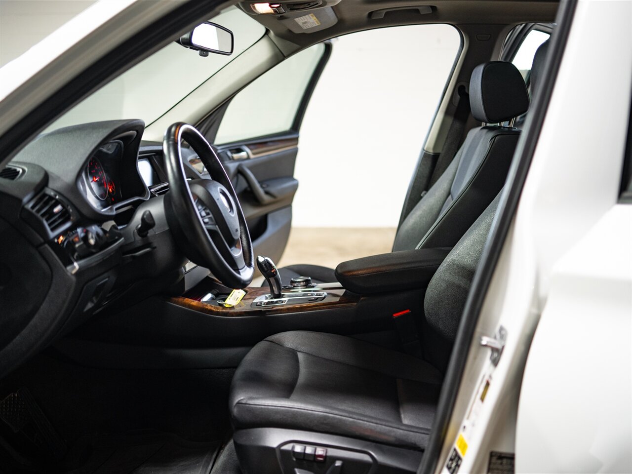 2016 BMW X3 xDrive28i - Photo 38 - Peoria, IL 61615