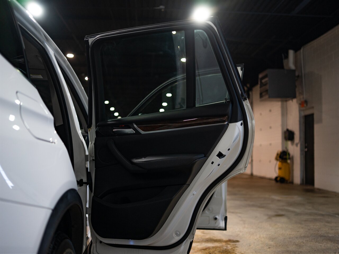 2016 BMW X3 xDrive28i - Photo 44 - Peoria, IL 61615