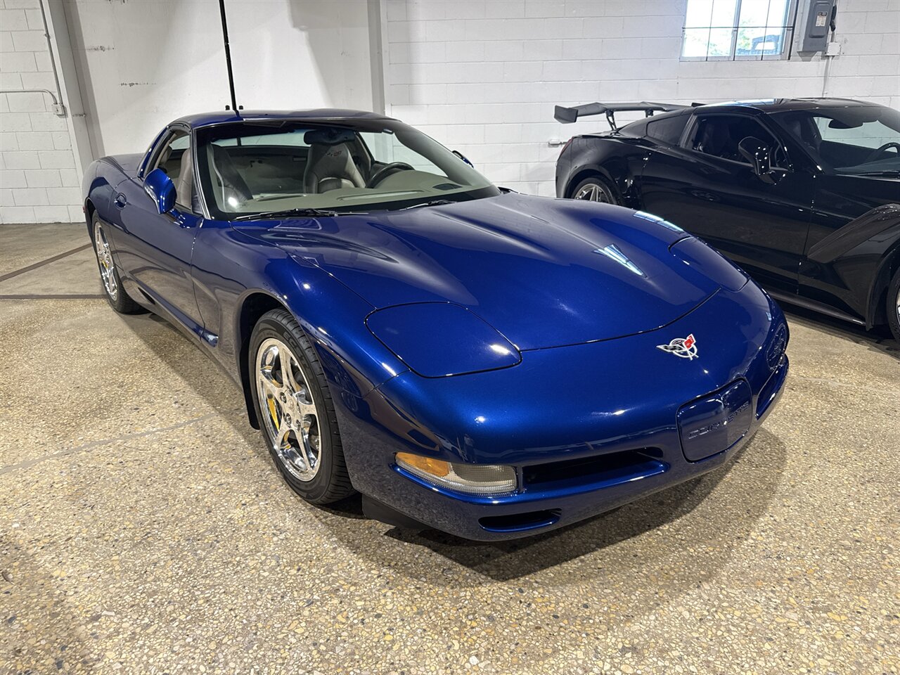 2004 Chevrolet Corvette Commemorative Edition   - Photo 1 - Peoria, IL 61615