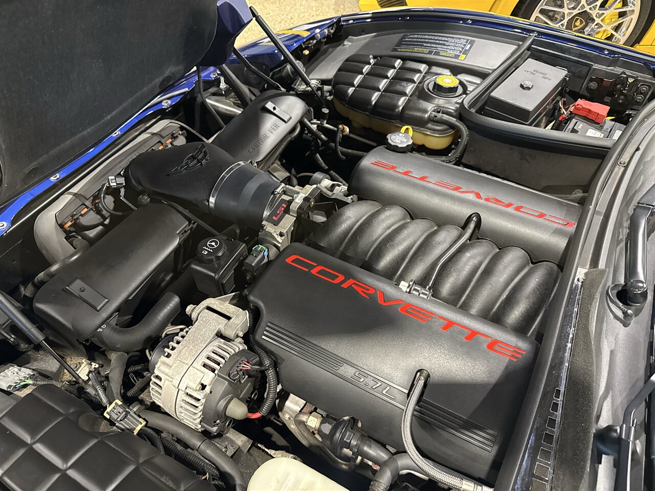 2004 Chevrolet Corvette Commemorative Edition   - Photo 5 - Peoria, IL 61615