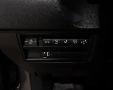 2022 Toyota Tundra SR5   - Photo 13 - Peoria, IL 61615